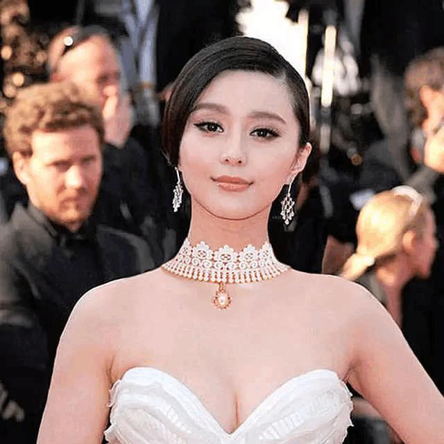 范冰冰骂商家PS明星同款, 其实还有惨的是杨幂和热巴