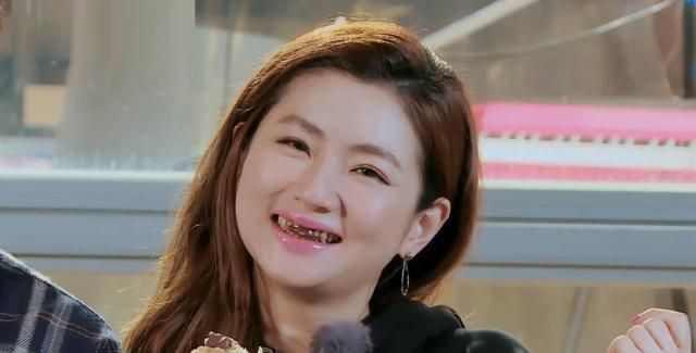 任容萱婉拒好感恰到好处，网友看走眼直呼“还能拒绝陈伟霆？”