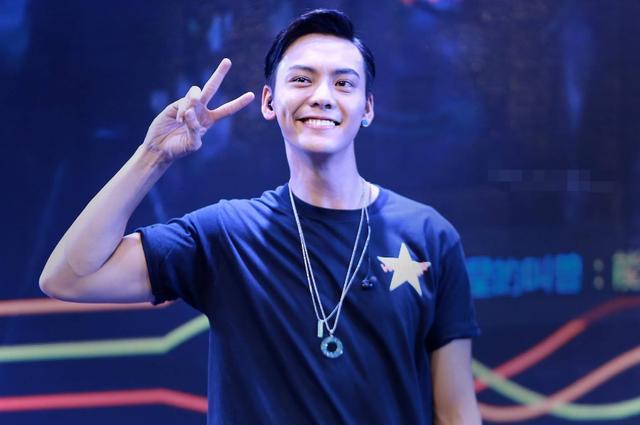 任容萱婉拒好感恰到好处，网友看走眼直呼“还能拒绝陈伟霆？”