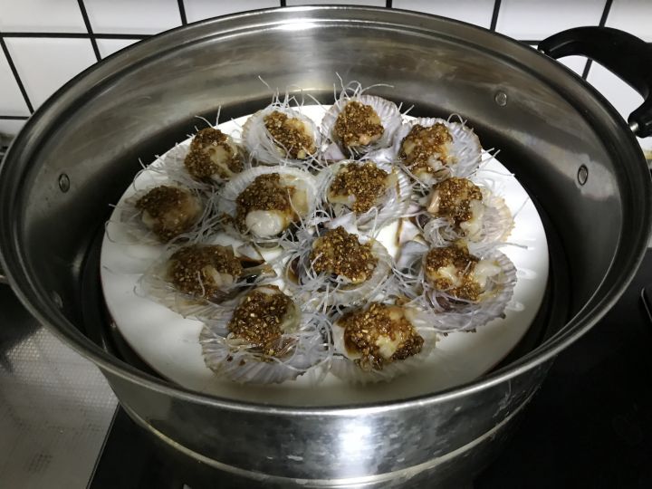 蒜蓉扇贝肉的做法（蒜蓉粉丝蒸扇贝的做法步骤）