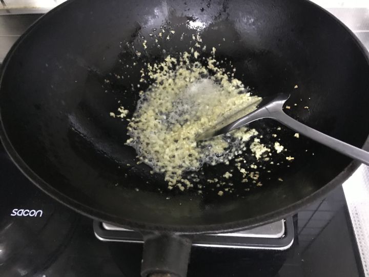 蒜蓉扇贝肉的做法（蒜蓉粉丝蒸扇贝的做法步骤）