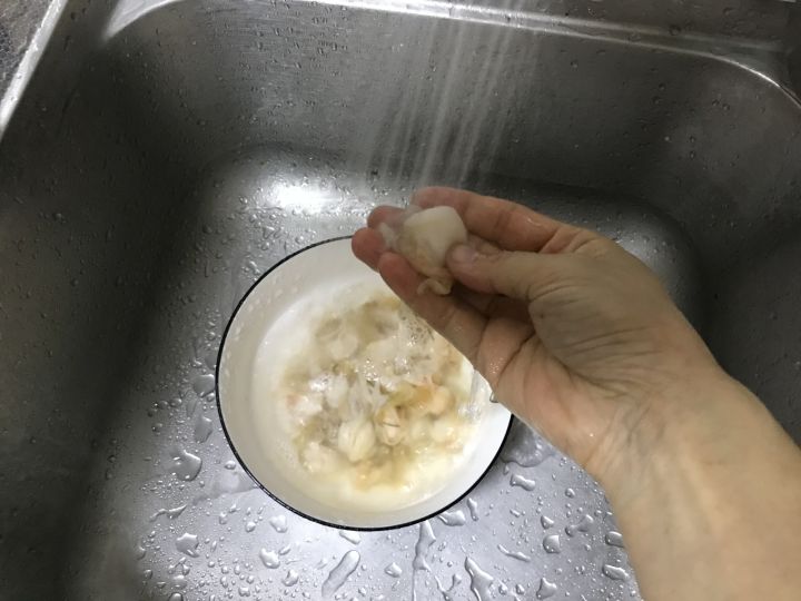 蒜蓉扇贝肉的做法（蒜蓉粉丝蒸扇贝的做法步骤）