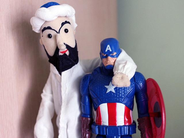 篮球队玩偶(当美队遇见他会怎样)(12)