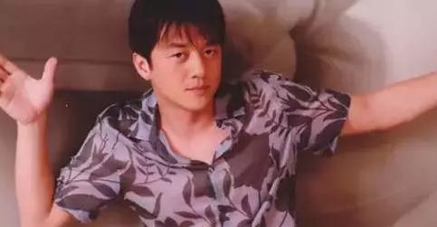 长江商学院简历（明星和富豪们都往里扎堆）(2)