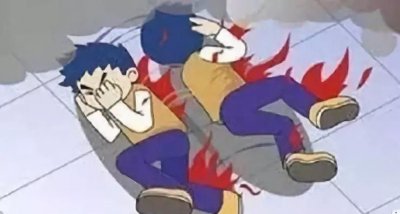 ​如果身上着火应该怎么处理，如果身上着火了，应该怎么处理，A快速逃跑。B扑倒