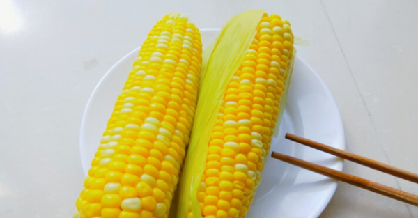 玉米隔水蒸多久能熟,新鲜玉米隔水蒸几分钟会熟吗图1