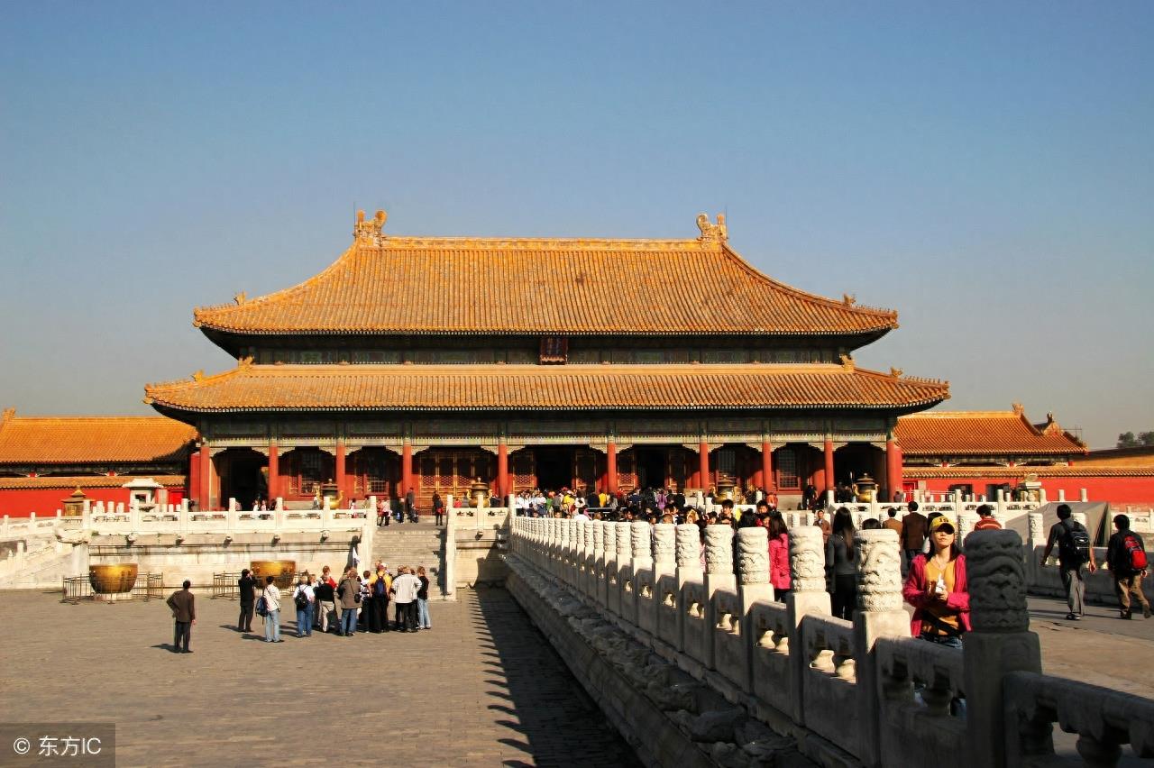 中国古代建筑屋顶形式——庑殿顶,造型大气舒展,威严庄重